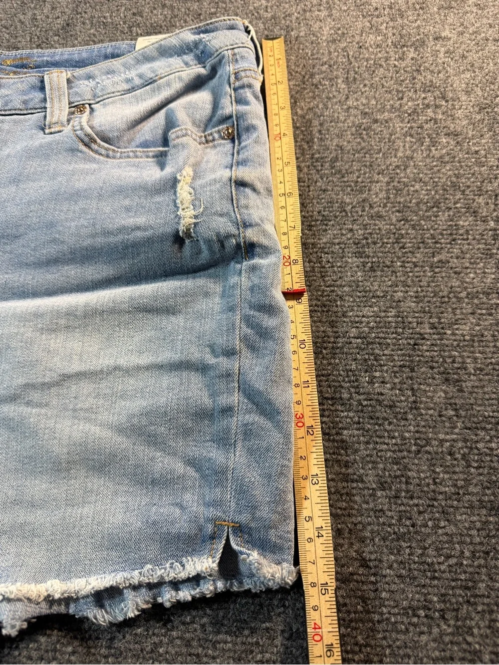 Seven7 Womens Light Wash Denim Cut Off Shorts Stretch Mid Rise Size 16